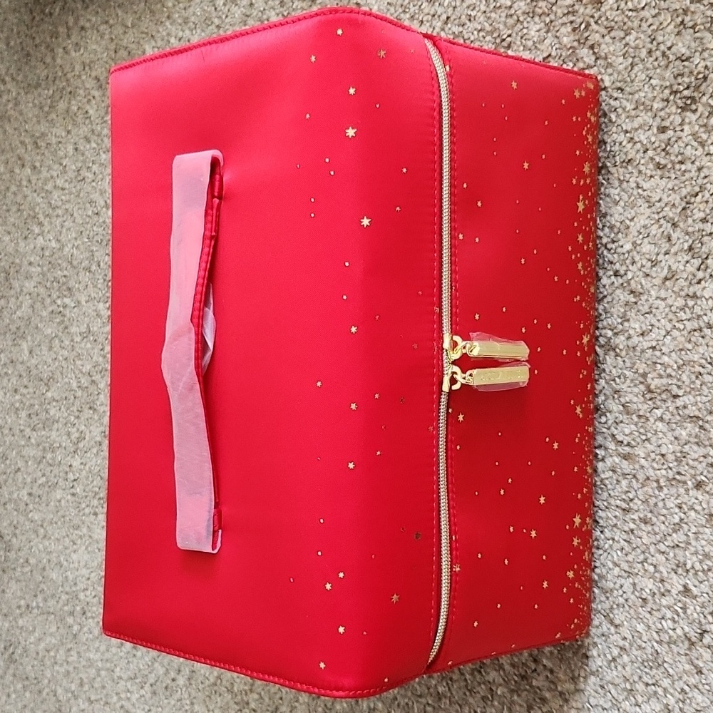 NWOT Estée Lauder 3/4 zip make up travel bag